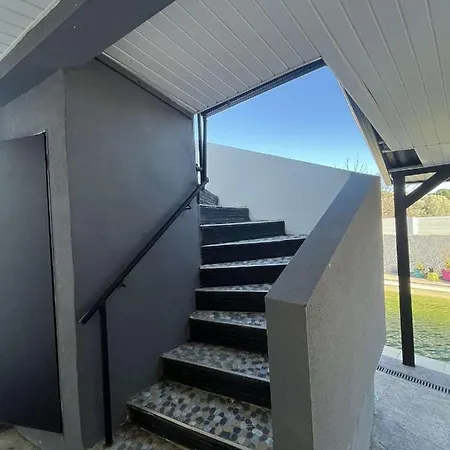 Superbe Dans Avec Piscine